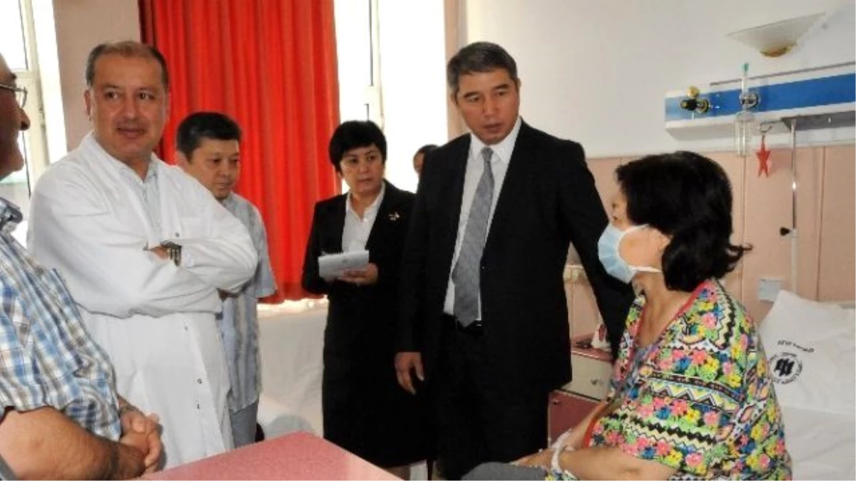 Kırgızistan Sağlık Bakan Yardımcısı Murzalıev\'den Türkiye Yüksek İhtisas Hastanesi\'ne Ziyaret