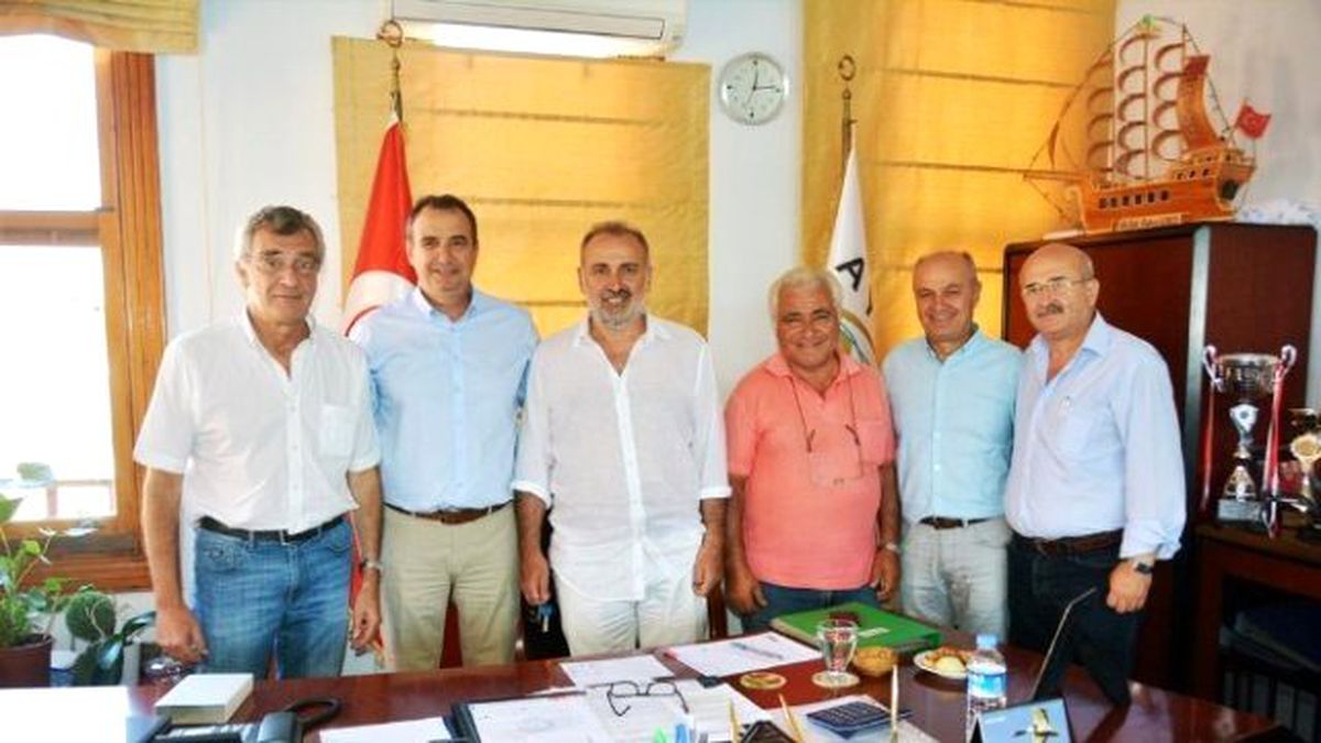 Midilli Belediye Başkanından Başkan Gençer\'e Ziyaret
