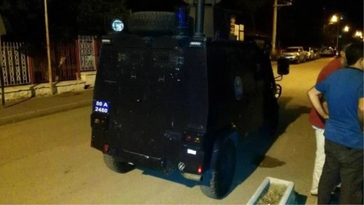 Osmaniye\'de Polis Aracına Roketatar ve Uzun Namlulu Silahlarla Saldırı
