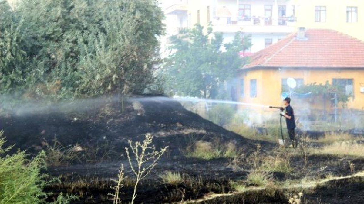 Ot Yangını Paniğe Neden Oldu