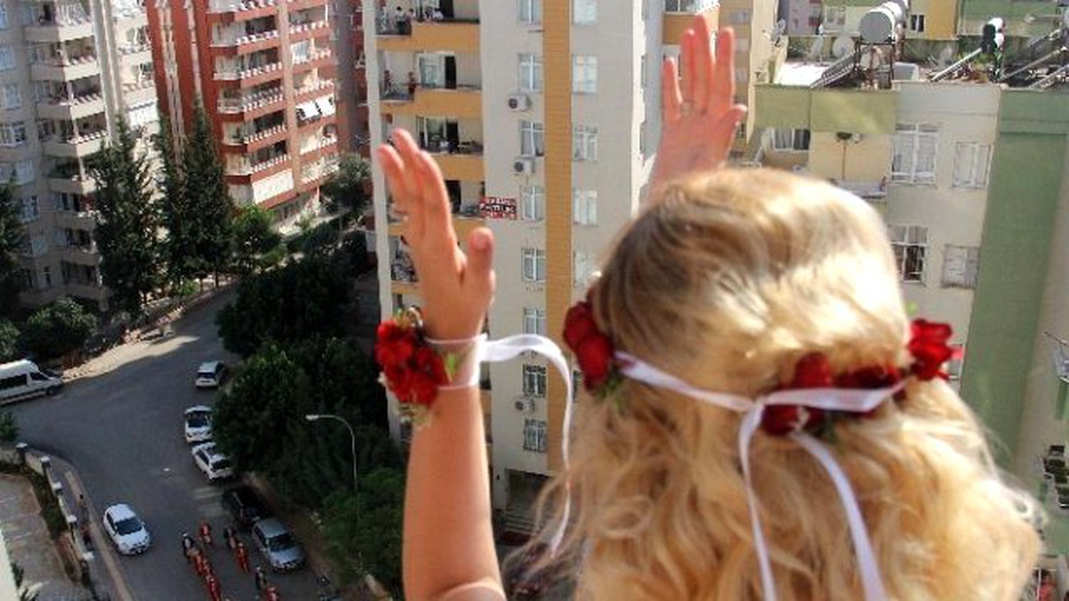 Damat Gelini Almaya Mehteran Takımıyla Gitti