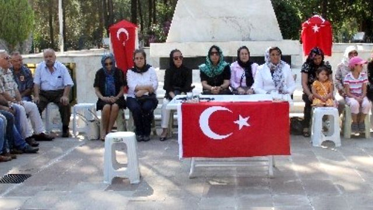 Şehit Aileleri Teröristlerin 24 Saat İçinde Asılmasını İstedi