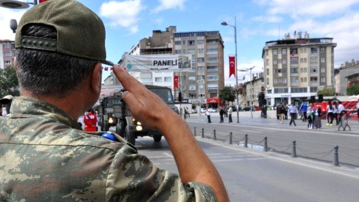 Sivas\'ta 30 Ağustos Zafer Bayramının Provası