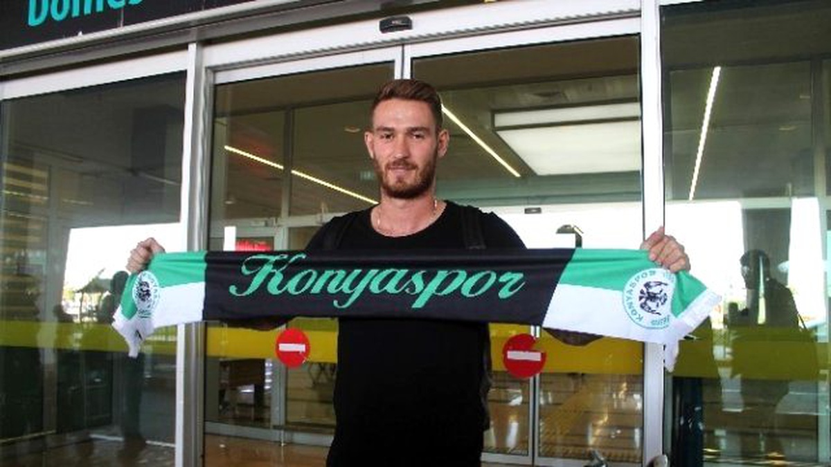 Torku Konyaspor\'un Yeni Transferi Ömer Şişmanoğlu Konya\'ya Geldi