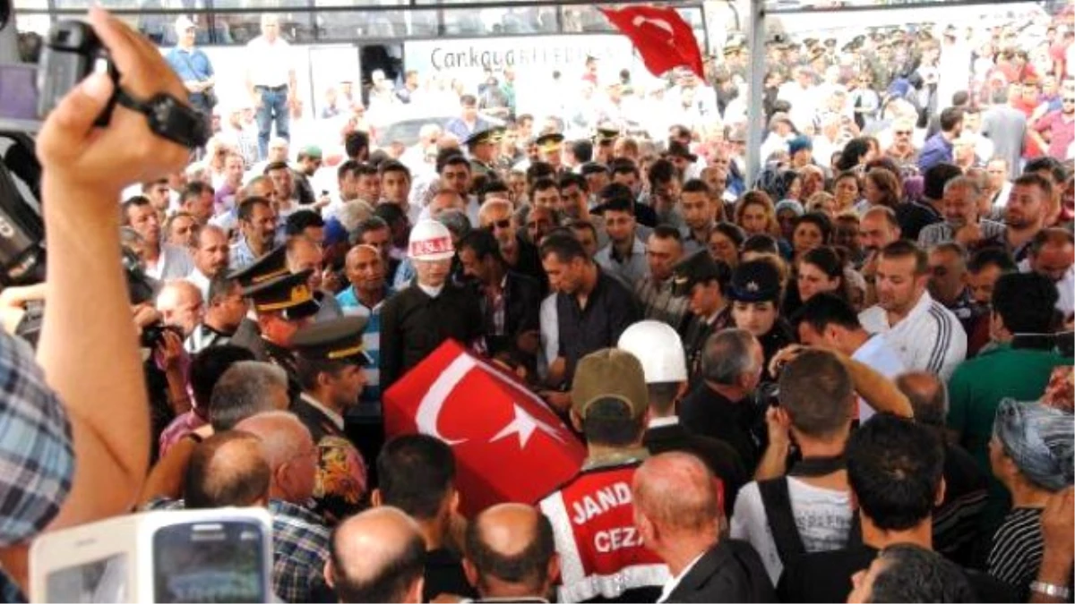 TSK Cemevindeki Şehit Cenazesine Askerlerin Katılmadığı İddiasını Yalanladı