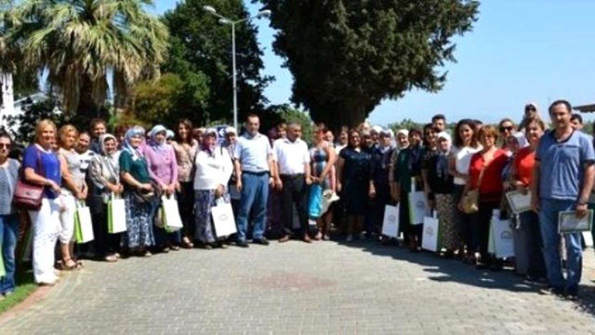 Aydın\'da 58 Üretici Kadına \'İncir Üretiminde Kadın Eli\' Eğitimi Verildi