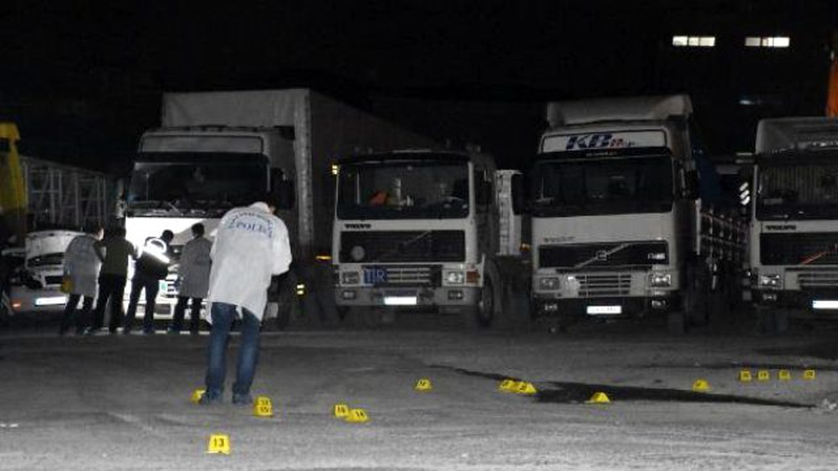 Bağcılar\'da Tır Garajına Ateş Açıldı: 1 Yaralı