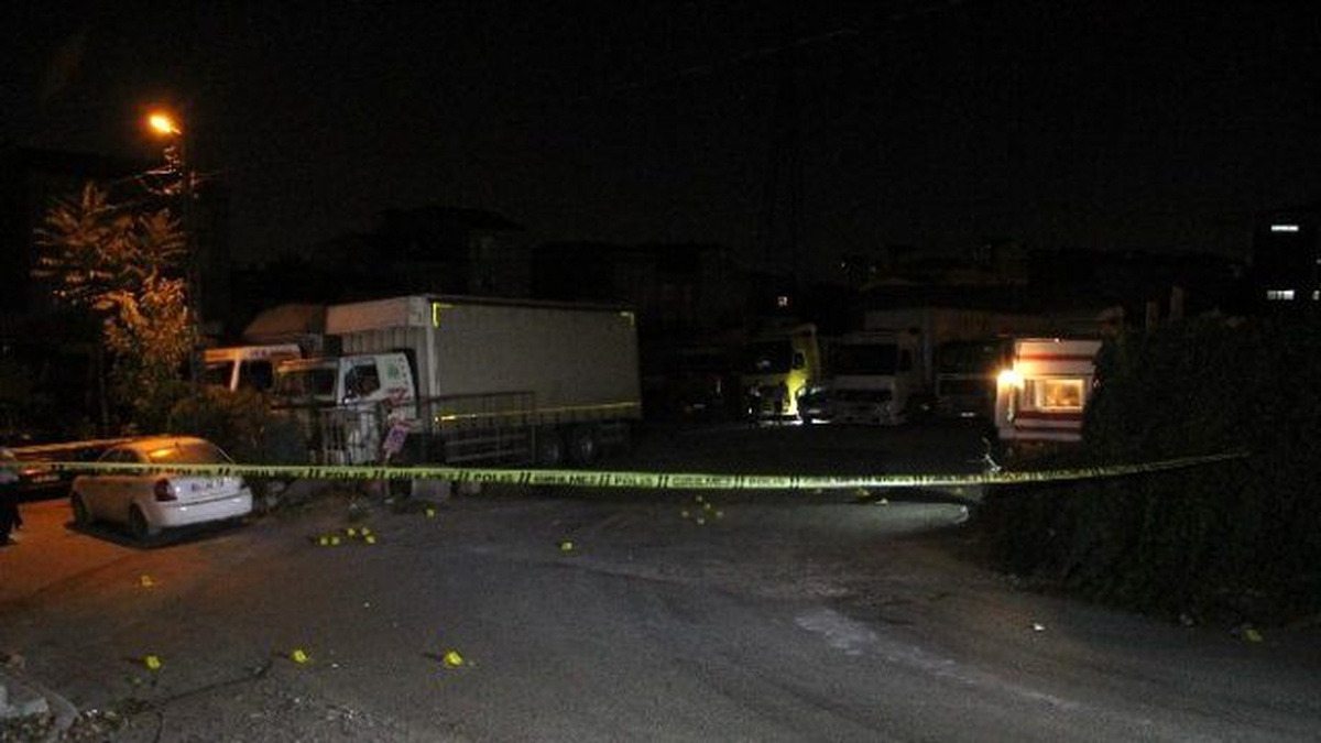Bağcılar\'da Tır Otoparkına Silahlı Saldırı: 1 Yaralı