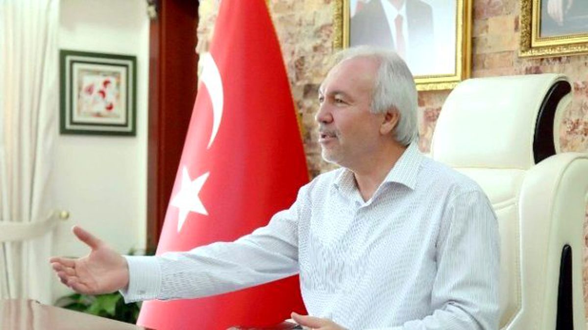 Başkan Kamil Saraçoğlu: Halkımızın 30 Ağustos Zafer Bayramı\'nı Kutluyorum