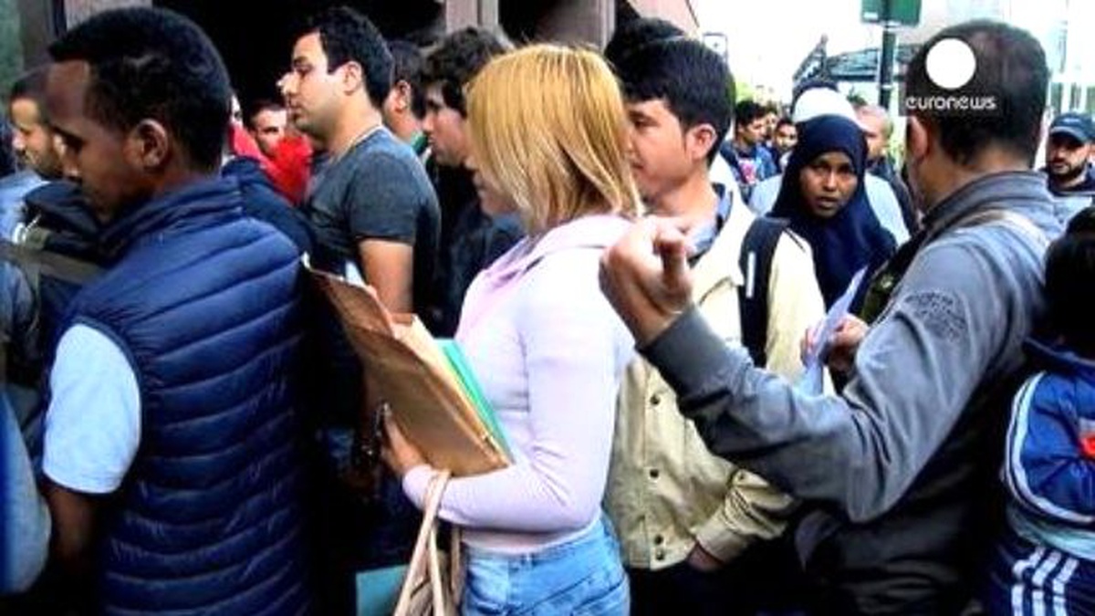 Bm: \'Avrupa\'ya Ulaşan Kaçak Göçmen Sayısı 300 Bini Geçti\'
