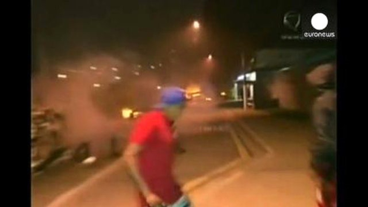 Brezilya\'da Gecekondu Sakinleri Polise Direndi