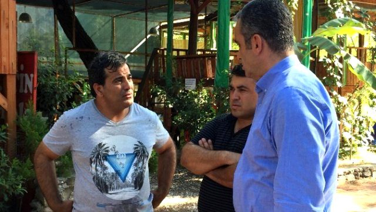 CHP İl Başkanı Esen, Sosyete Pazarı Esnafını Ziyaret Etti