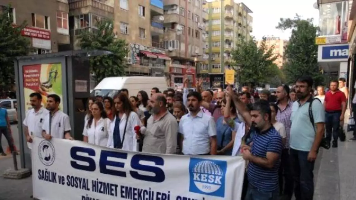 Cizre\'de Öldürülen Hemşire İçin Oturma Eylemi