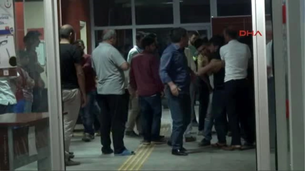 Cizre'de Hayatını Kaybeden Gencin Yakınından Polise: Siz Kiminle Savaşıyorsunuz