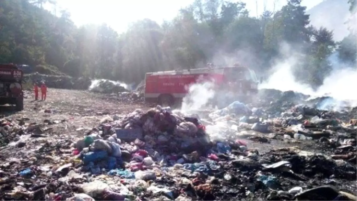 Çöp Depolama Alanında Çıkan Yangın Korkuttu