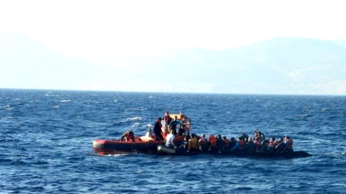 Ege\'de 64 Operasyonda Bin 917 Sığınmacı Son Anda Kurtarıldı