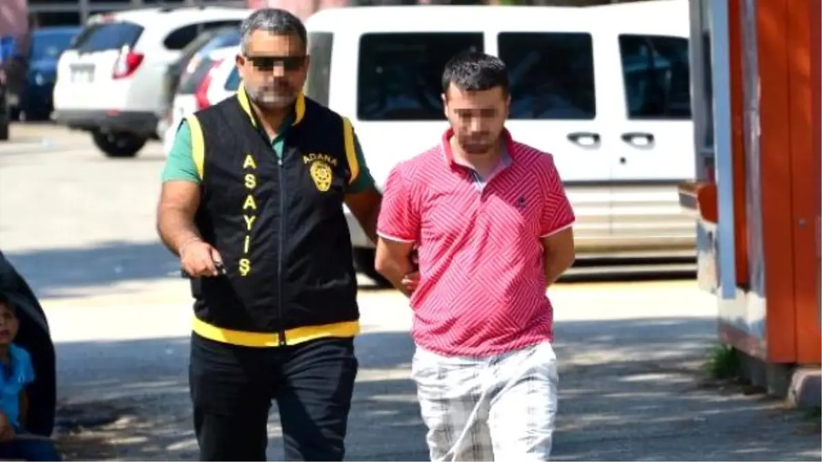 Hem Sevgilisini Pazarlıyor, Hem de Grup Seks Yapıyor