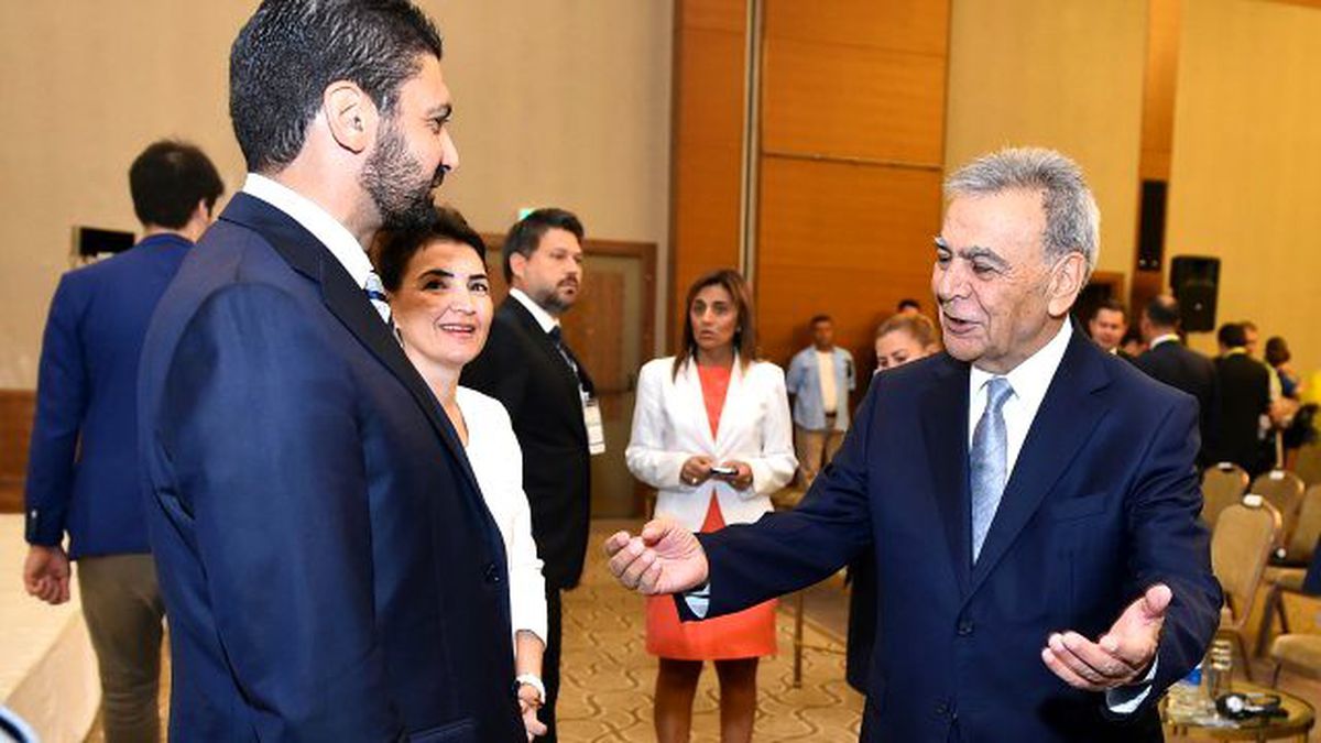 İEF\'ye "Çifte" Övgü