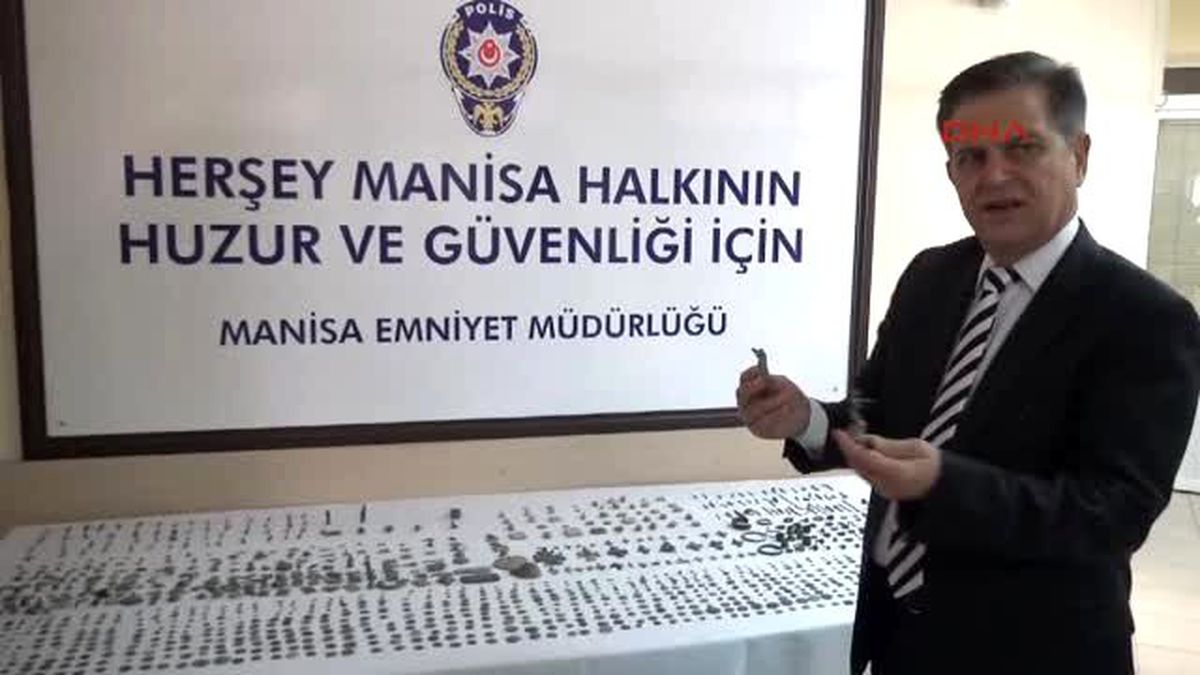 Manisa\'da 1189 Parça Tarihi Eserle Yakalan 3 Kişiye Gözaltı
