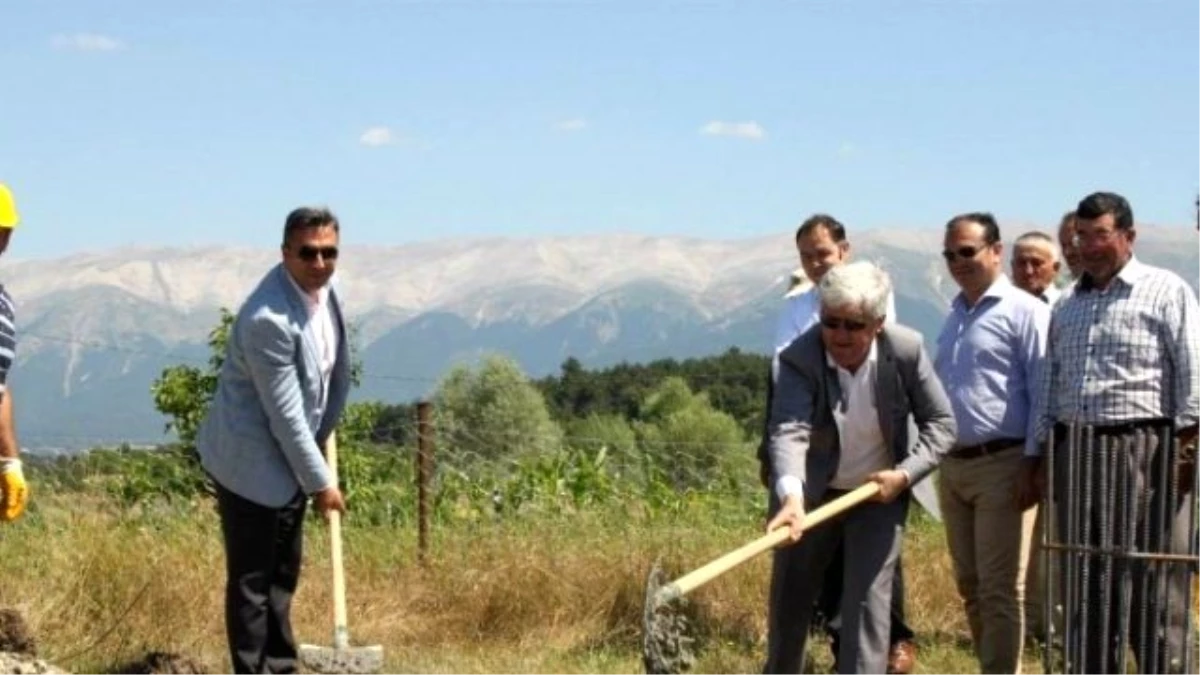 Müzeyyen Senar\'ın Köyüne "Natural Park"