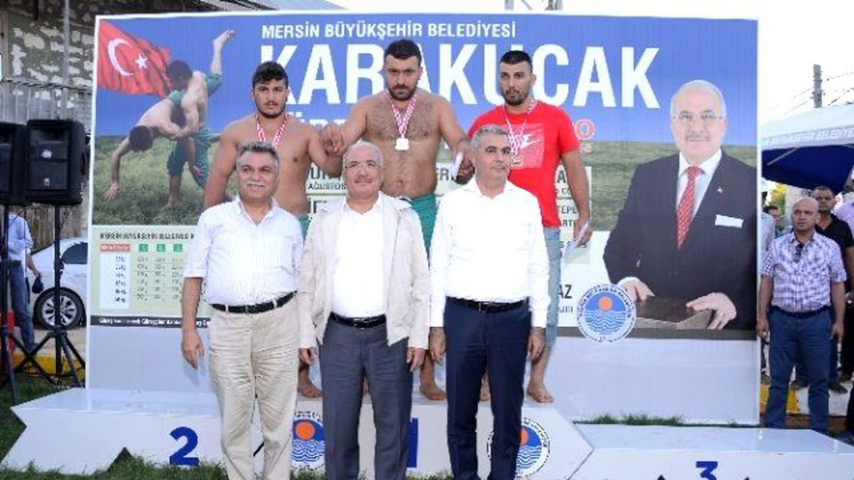 Şampiyon Güreşçiler Silifke Mara\'da Meydana Çıktı