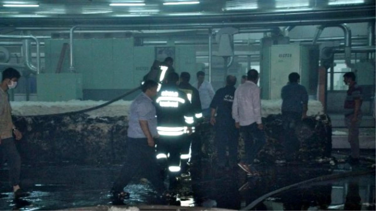 Sivas\'ta Tekstil Fabrikasında Çıkan Yangın Korkuttu