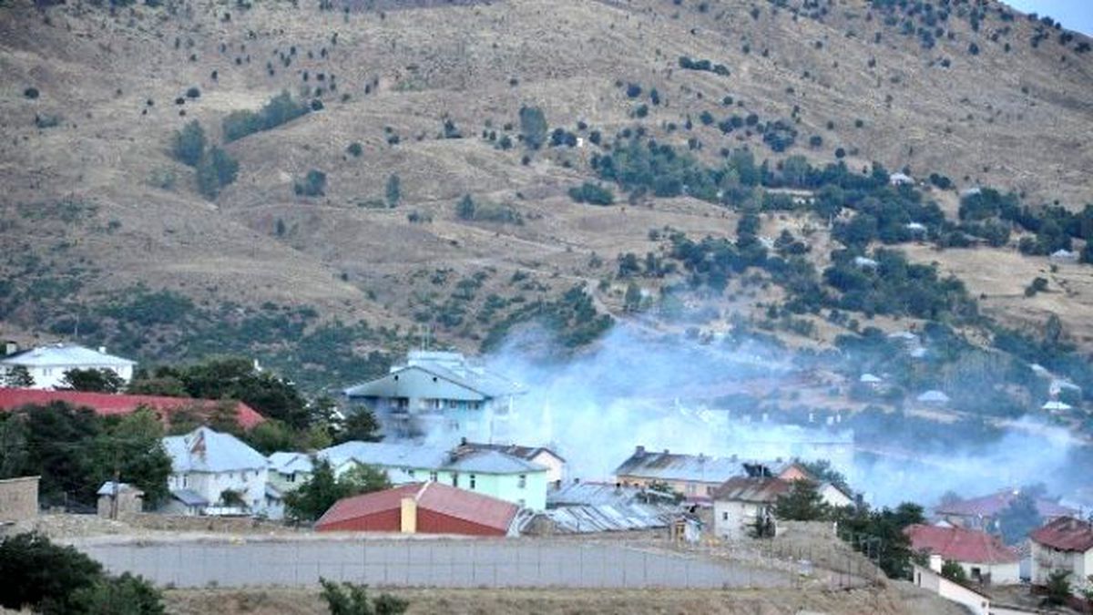 Tunceli\'de Çatışma: 1 Şehit, 2 Polis Yaralı