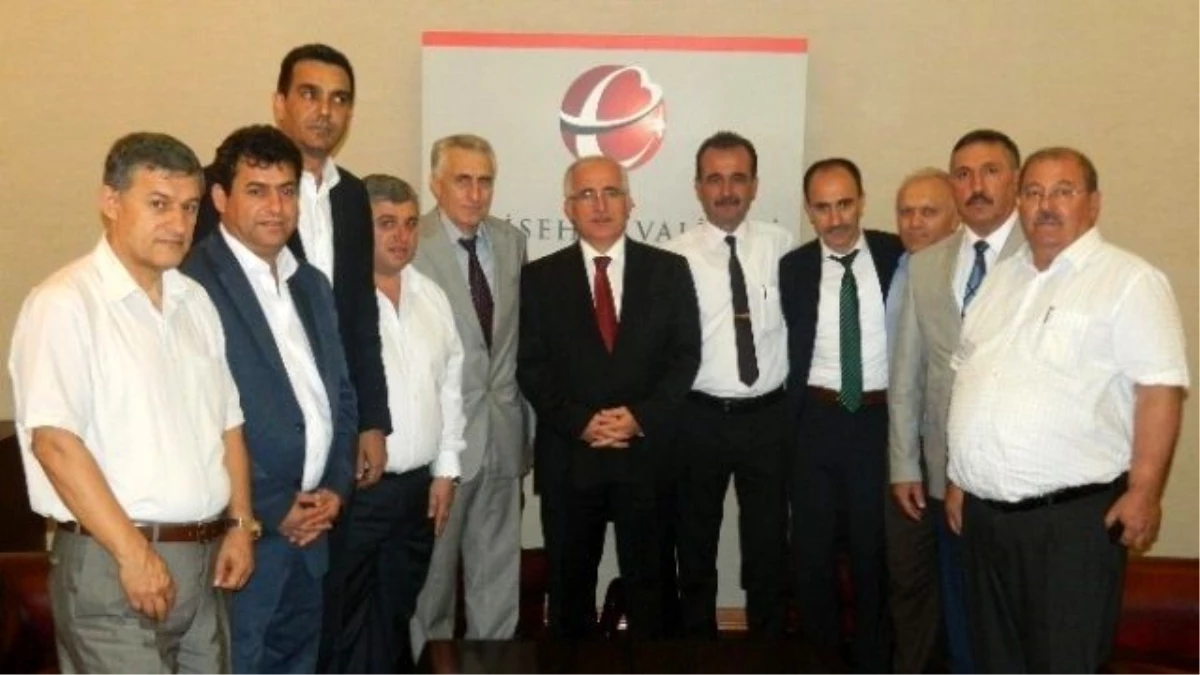 Türk-iş\'in Sendika Başkanları Vali Tuna\'yı Ziyaret Etti