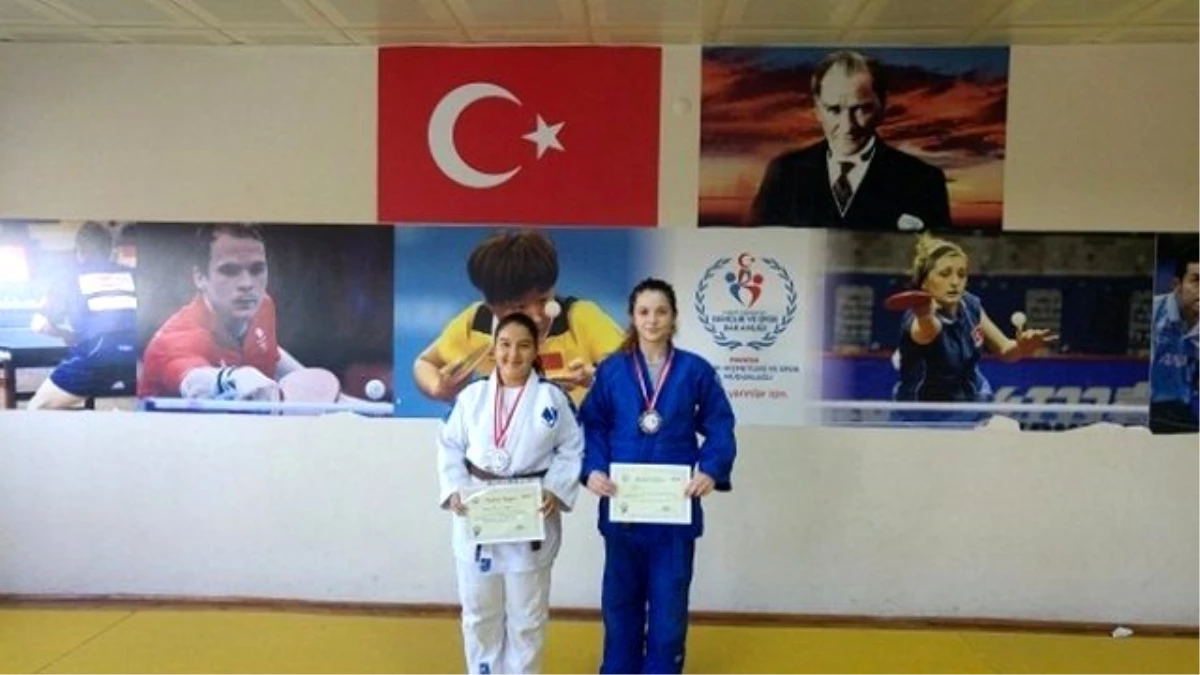 Yunusemre Belediyespor Judo\'da Başarıya Doymuyor