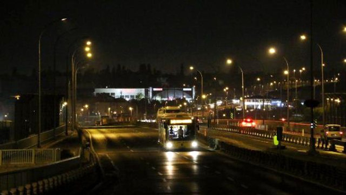 Haliç Köprüsü Metrobüs Yolu Bakıma Alındı