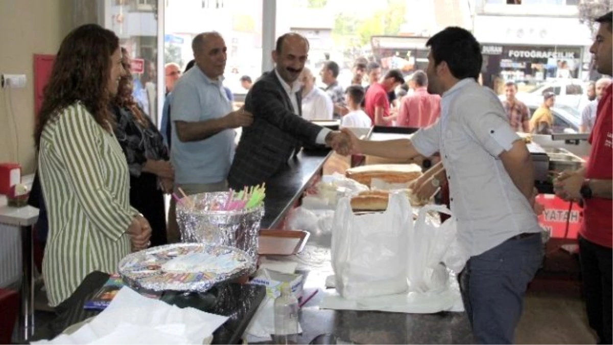 Hdp Milletvekillerinden Hakkari\'de Esnafa Geçmiş Olsun Ziyareti