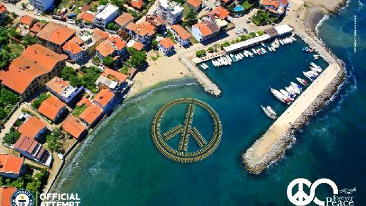 Mudanya\'da Denizde \'Barış Simgesi\' Etkinliği