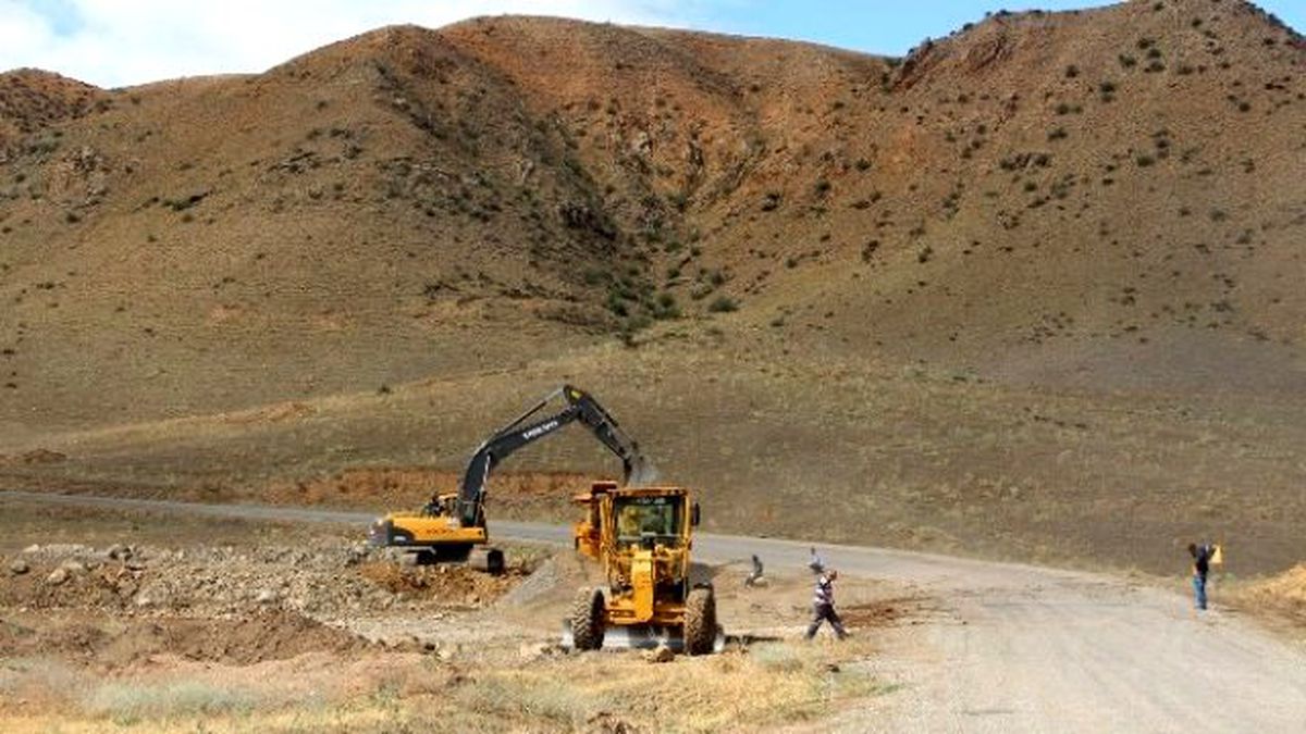 Oltu Dümbüllü Deresi Asfalta Kavuşuyor
