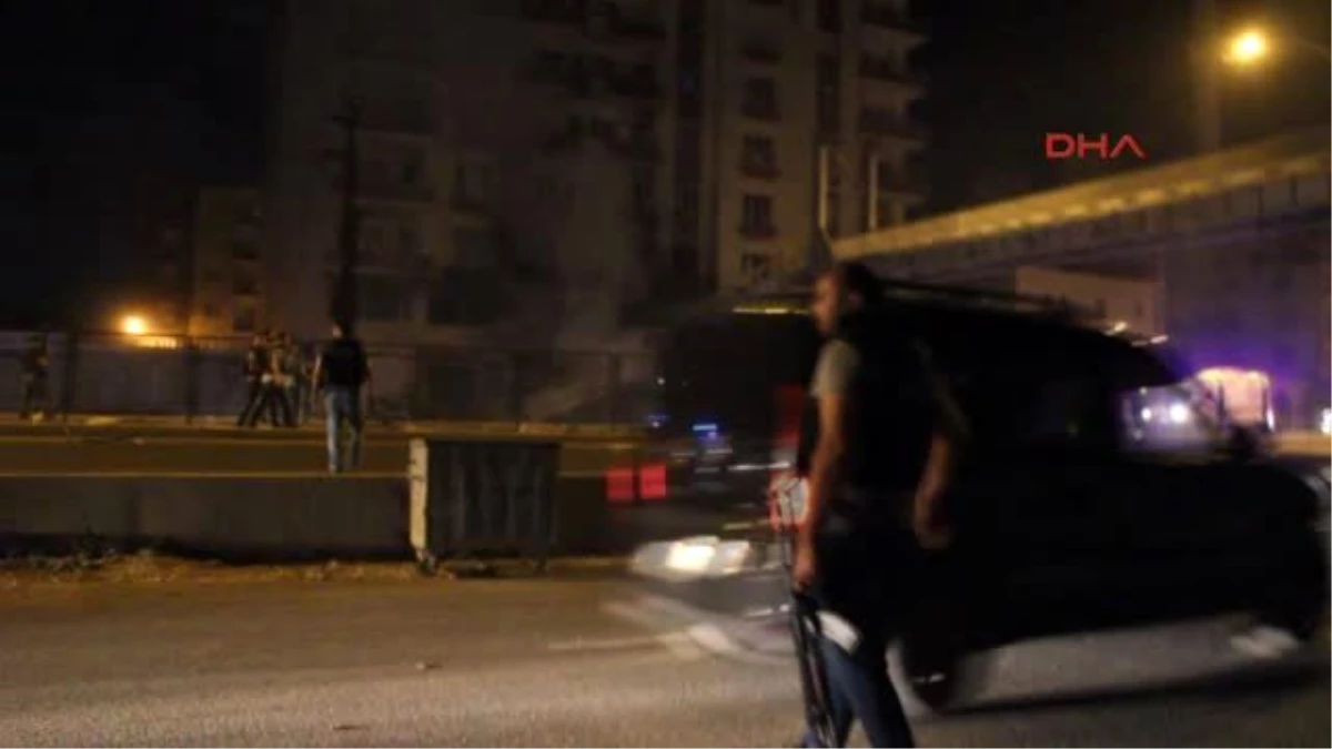 PKK\'lılar Çevik Kuvvet Midibüsüne Roketatarla Saldırdı: 19 Yaralı