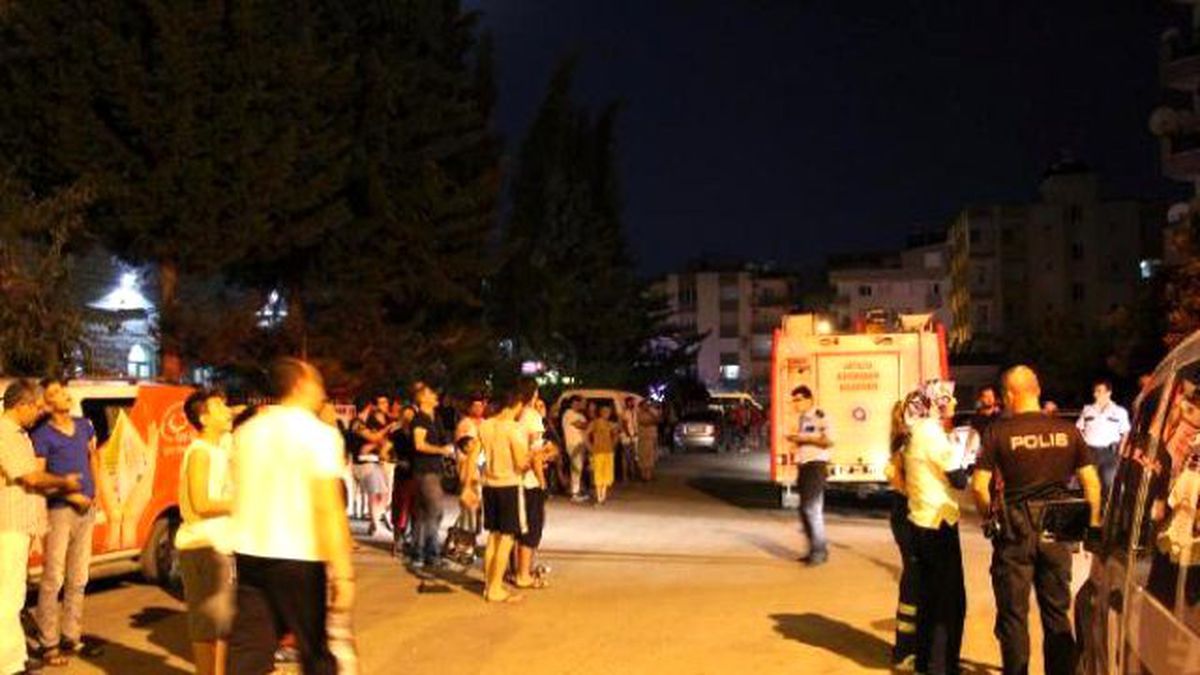 Terastaki Mangal Ateşi Daireyi Yaktı