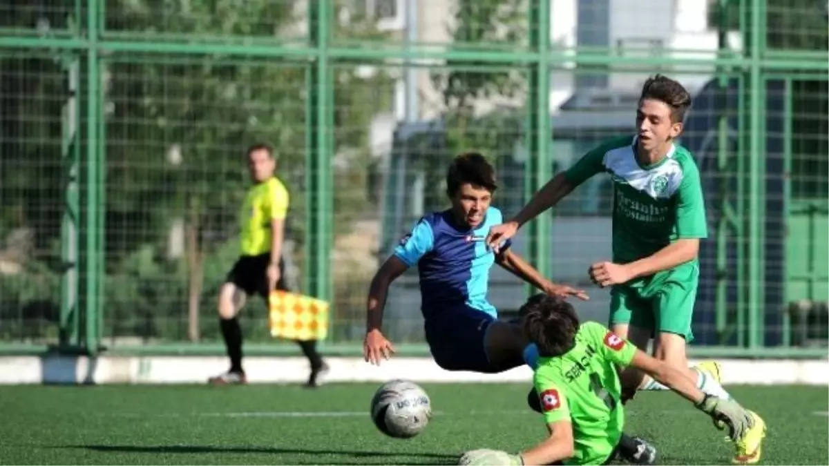 Yıldırım Belediyespor Zirve Yürüyüşünde