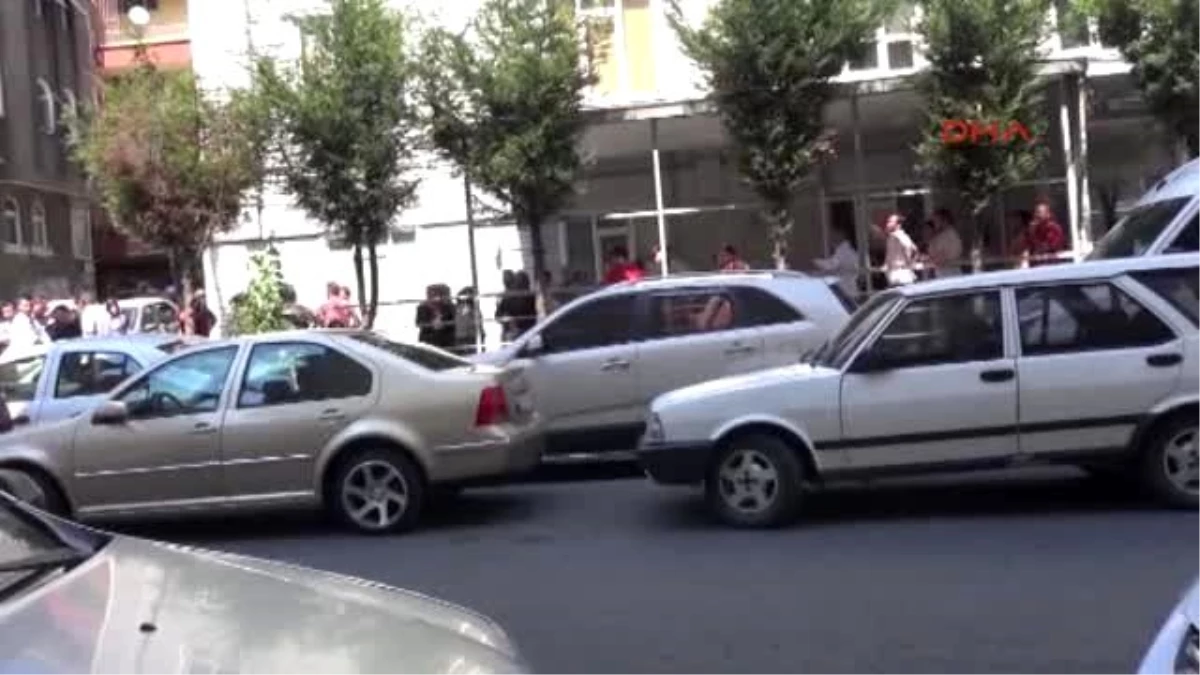 Zonguldak?ta Otomobil ile Kamyon Çarpıştı: 2 Ölü