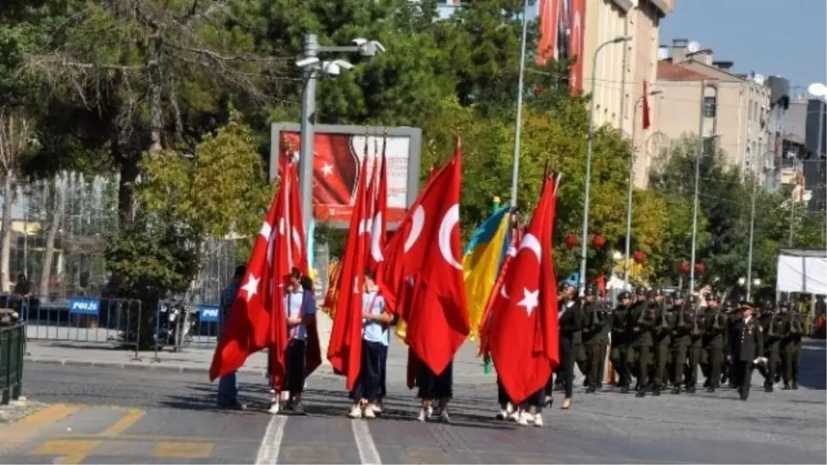 30 Ağustos Zafer Bayramı Uşak\'ta Törenlerle Kutlandı