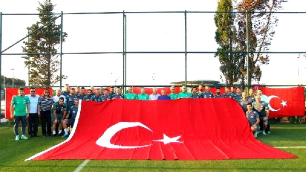 A Milli Futbol Takımı, İstanbul\'da Toplandı