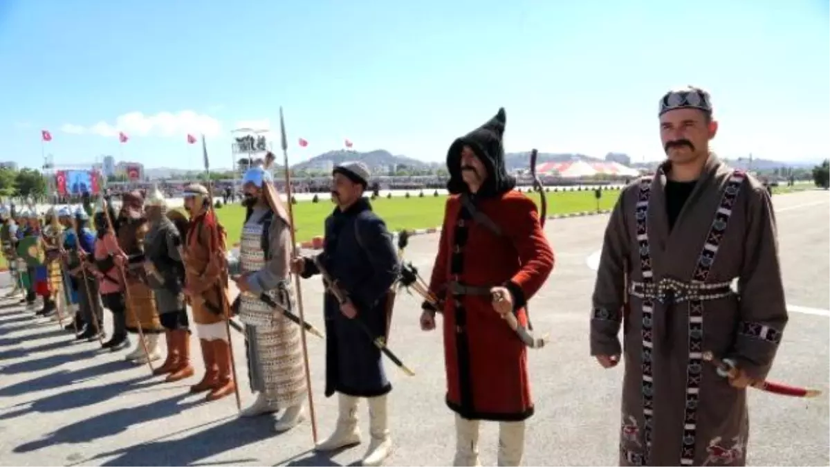 Başkent\'te Yükselen Yeni Binalar Uçak Gösterilerinin Yüksekten Yapılmasına Neden Oldu