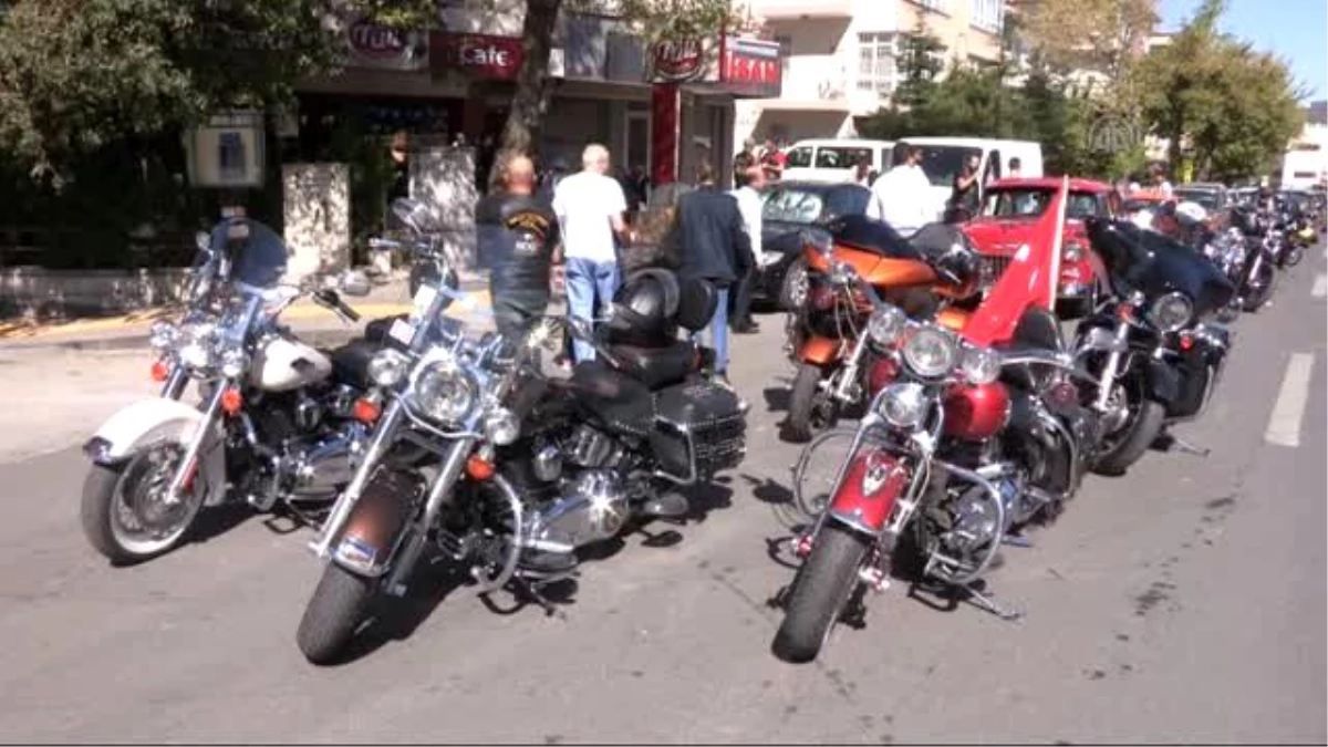 Gaziler, Motosiklet ve Klasik Arabalarla Başkenti Gezdi