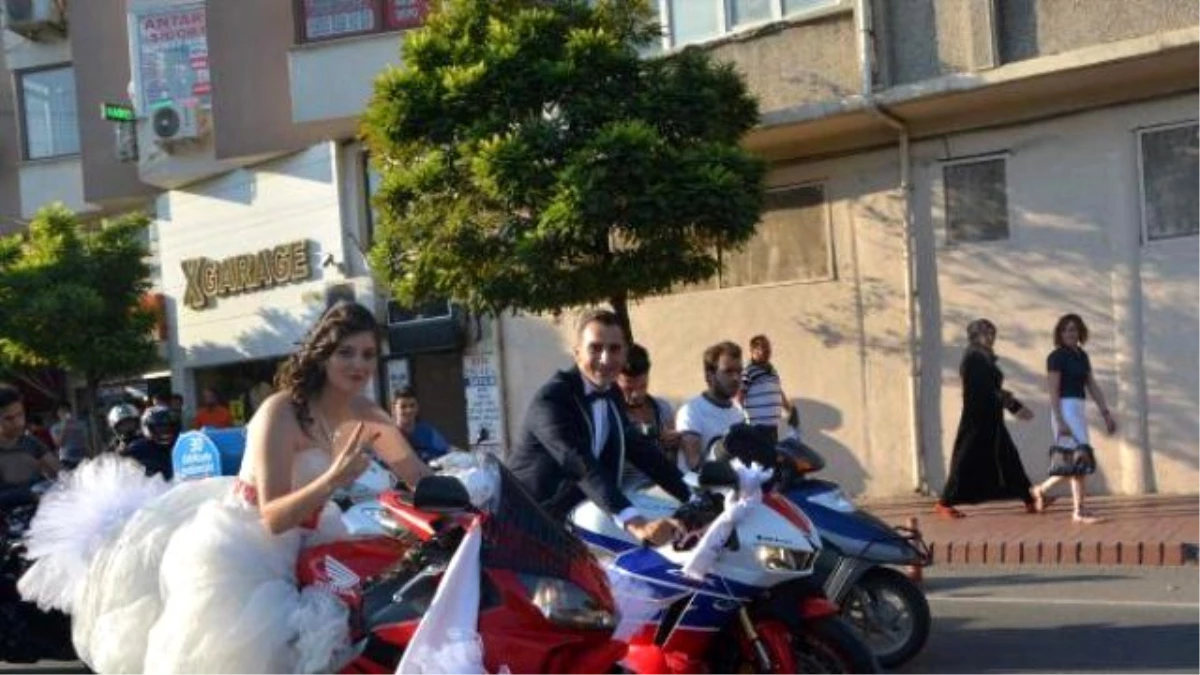 Motosikletli Düğün Konvoyu