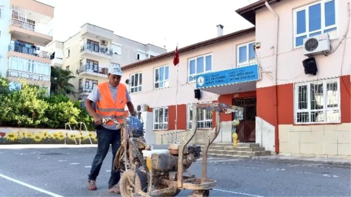 Muratpaşa Belediyesi\'nden Okullara Bakım