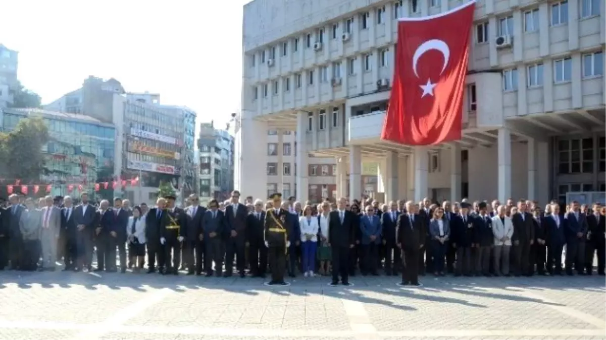 Tören Mangası ile Hatıra Fotoğrafı