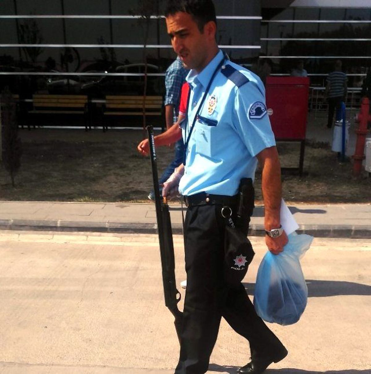 Yere Düşen Tüfek Ateş Aldı: 1 Yaralı