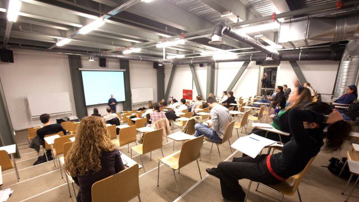 Aday Öğrenciler Bilgi\'li Akademisyenlere Soruyor