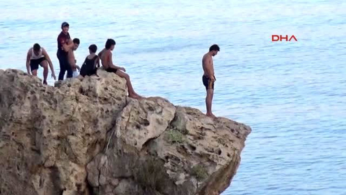Antalya Falezlerde Tehlikeli Serinlik