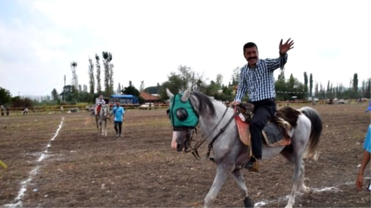 Ata Sporu Cirit Sındırgı\'da Yaşatılıyor