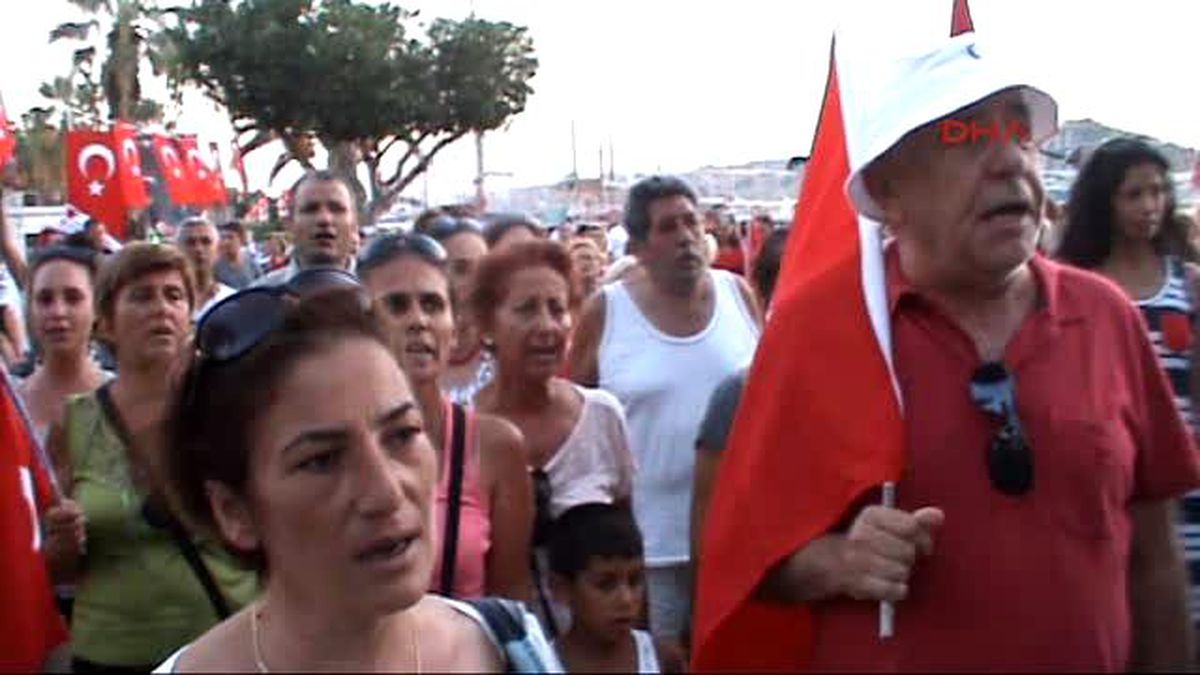 Bodrum\'da Şehitlere Saygı ve Zafer Yürüyüşü