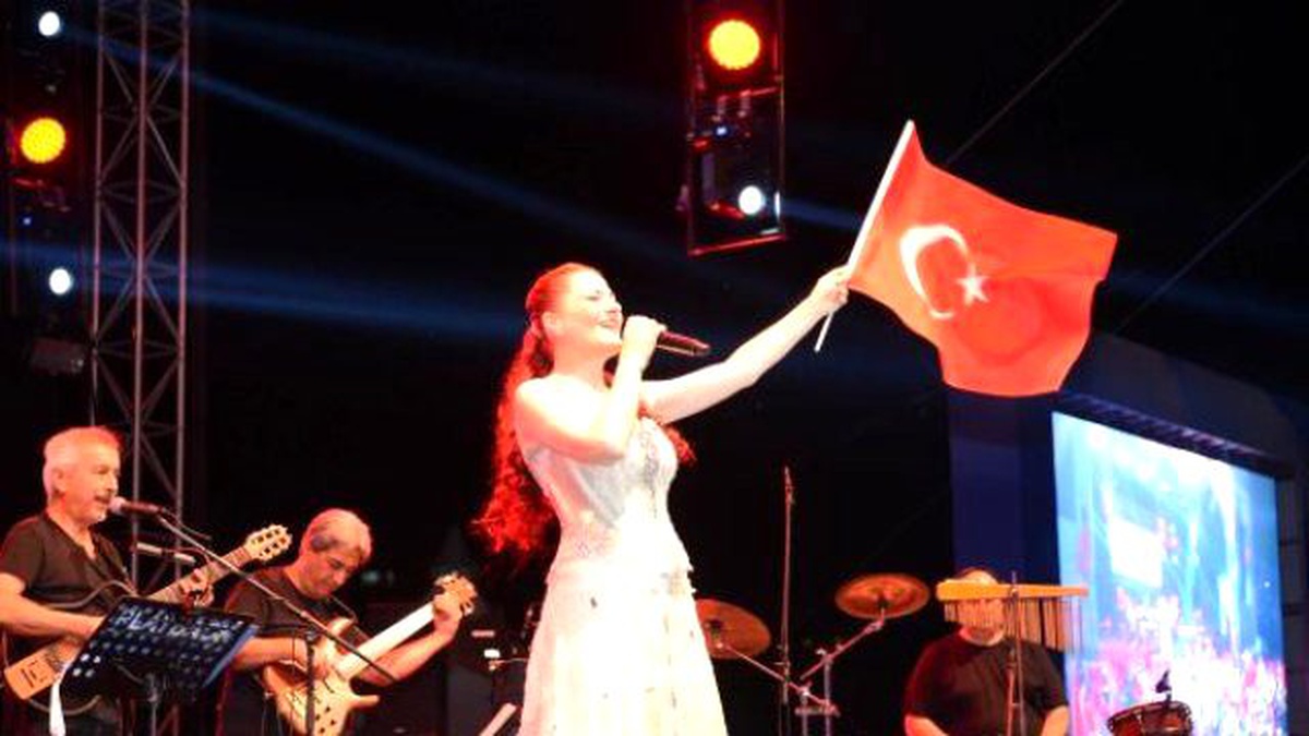 Candan Erçetin: Bu Topraklarda Daha Fazla Acı Olmasın